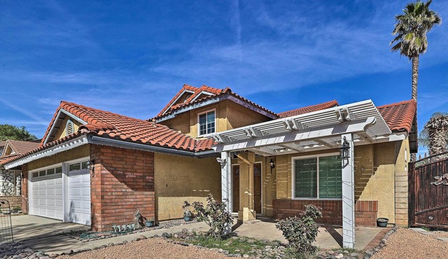 Bright California Home w/ Patio < 1 Mi to Hiking!