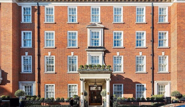 Bright & Calm: 2-Bedroom Condo in the Heart of London