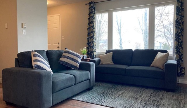 Bright Centrally Located 2 bedroom Apartment