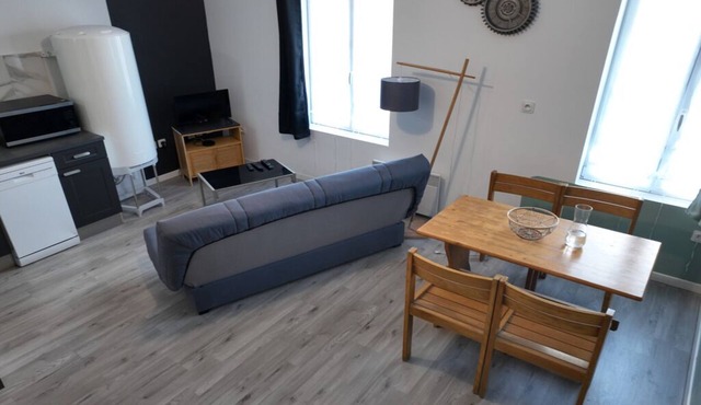 Bright city apartment with 2 private indoor parking spaces