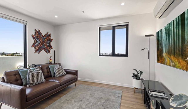 Bright City-View Retreat in the Heart of Preston