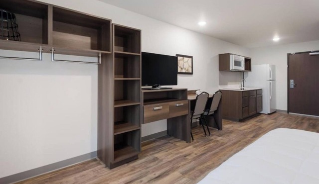 Bright & Clean 4 Suites. Top Sight of Newnan Area