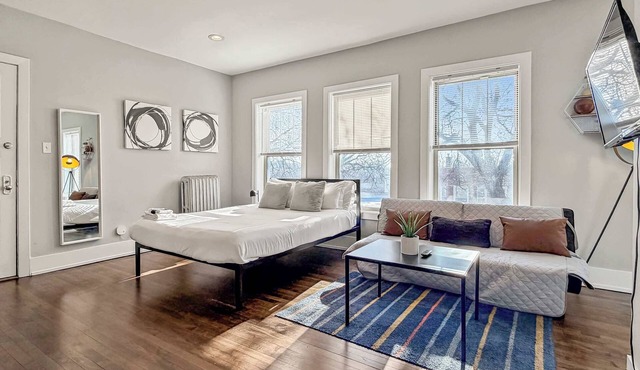 Bright, Clean, and Furnished Studio Unit