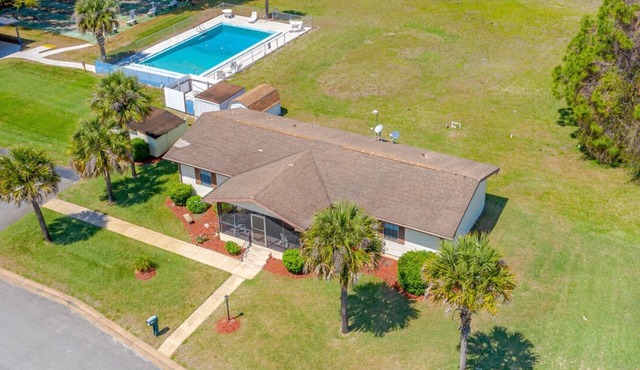 Bright, Clean and Roomy House with Intracoastal Waterway Resort Access