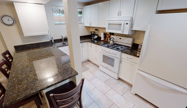 Bright, clean basement - Close to skiing - Green and healthy