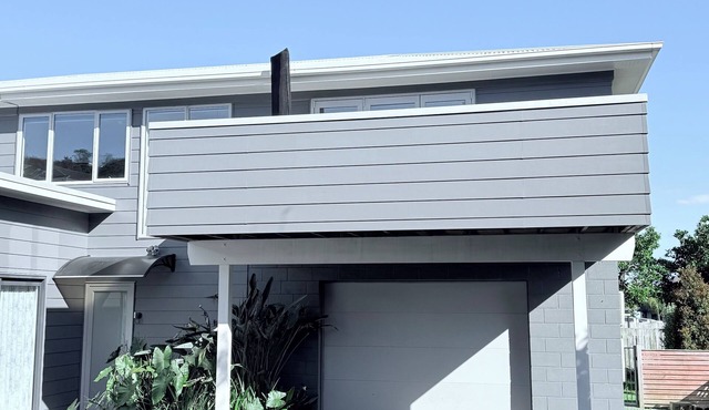 Bright Coastal Getaway, 2 min Walk to the Beach