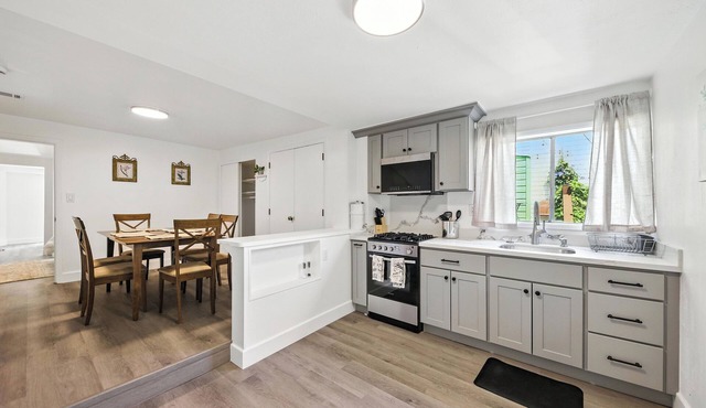 Bright & Comfortable ADU in Bernal Heights with Full Kitchen and Easy Transit