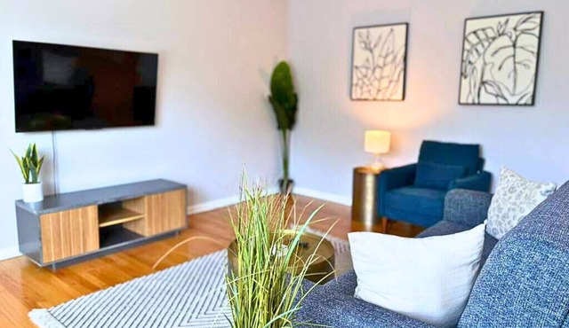 Bright & Comfortable 1-Bedroom Unit