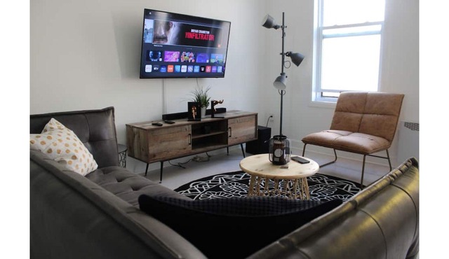 Bright & Comfortable 2BR Free Private Parking Montreal