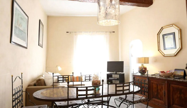 Bright, comfortable apartment in old house