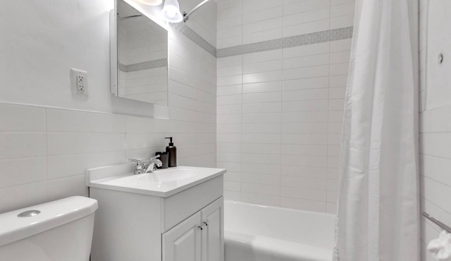 Bright, comfortable apartment with inviting décor