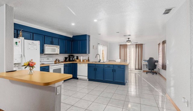 Bright, comfy, economy 3/2 home