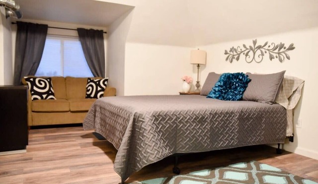 Bright, Comfy Space for 3 | Budget-Friendly Stay