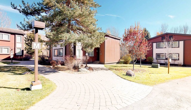 Bright Condo Less than a Mile to Ski Lifts, Pool, Tennis