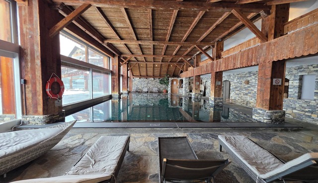 Bright, cosy studio with south-facing terrace & swimming pool