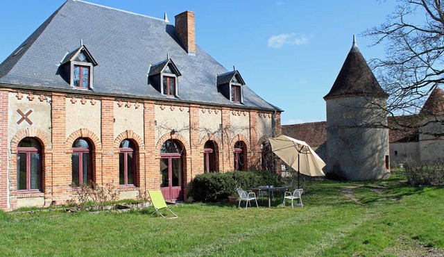 Bright cottage in old orangery with garden and BBQ
