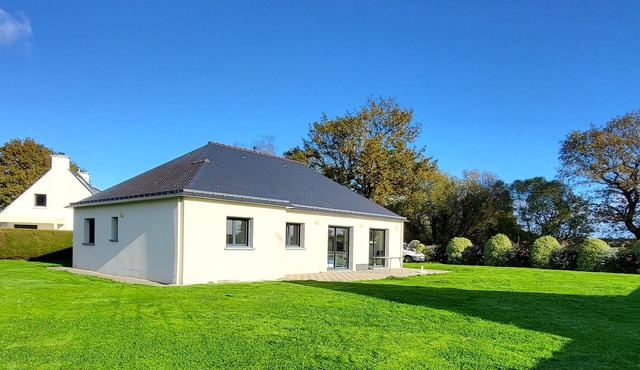 Bright Country Home near Beaches & Sainte-Anne-d’Auray