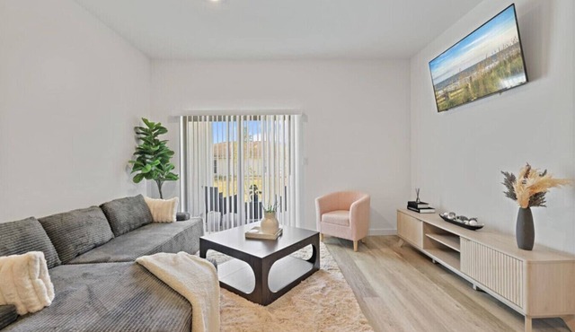 Bright & cozy 3BR retreat
