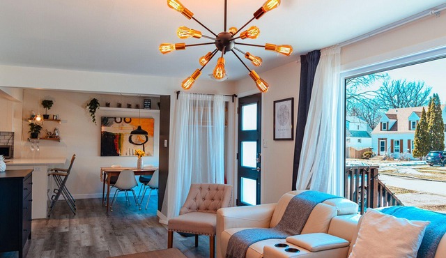 Bright & Cozy 4-bedroom House