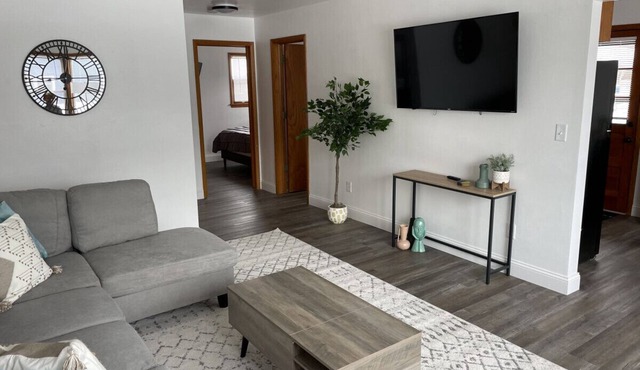 Bright & Cozy APT-Self Check-In