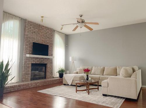 Bright & Cozy Broken Arrow Home!