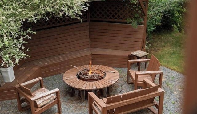 Bright & Cozy Cottage in the Heart of Dartmouth