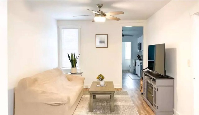 Bright & Cozy - Country Townhome - 5 Star Haven