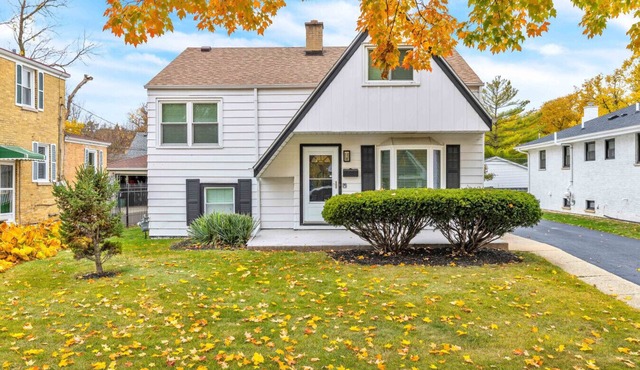 Bright & Cozy Elmhurst Stay 3BR/2BA