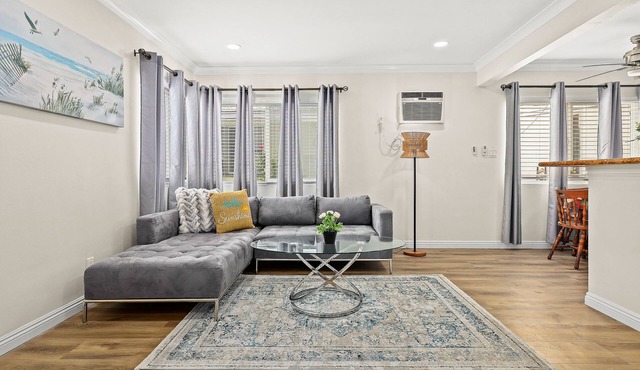 Bright&Cozy Getaway 10min to Downtown LA