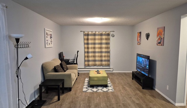 Bright & Cozy Getaway/Near Garden City Mall