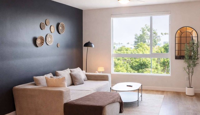 Bright&Cozy Getaway W/Pool Parking near Disneyland