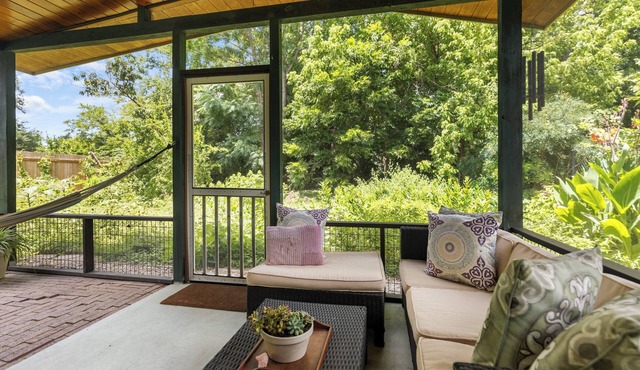 Bright & Cozy Haven in East Austin