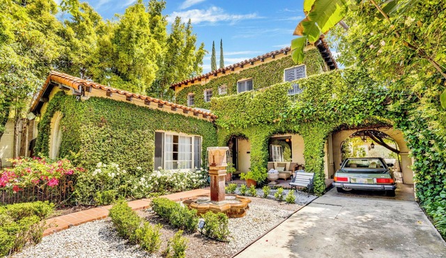 Bright & Cozy Home on Highland Avenue