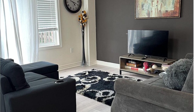 Bright & Cozy Home: Perfect for Families & Groups