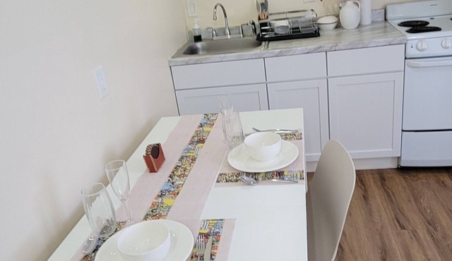 Bright & Cozy Private Studio – Walk to Shops & Dining, Minutes from DC