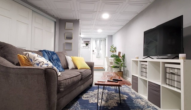 Bright & Cozy Private John's Hopkins Studio Apartment