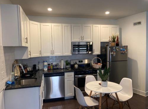 Bright, Cozy Room Near Center City Philadelphia and Museums