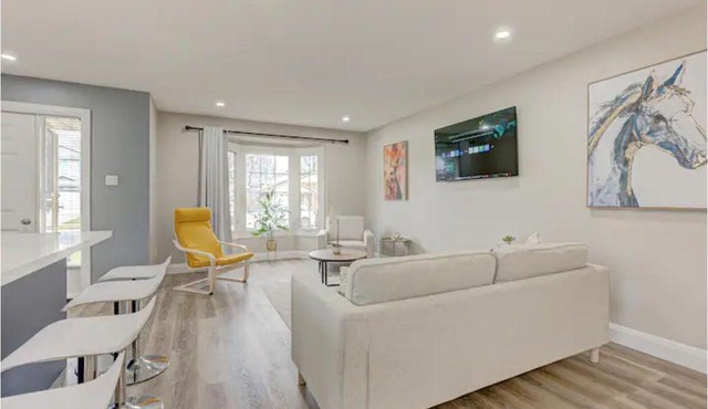 Bright, desired 3BR & Work stations, 2 Ba, & parking, close to UWO & hospitals