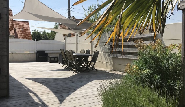 Bright detached house-large terrace/pellet stove-walking distance from the beach