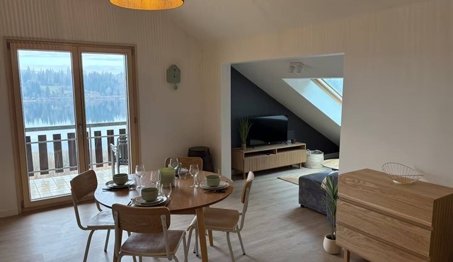 Bright duplex with lake-view terrace - Malbuisson (sleeps 6)