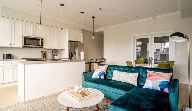 Bright Dupont Circle 2BR w/W/D, nr Restaurants & Bars, by Blueground