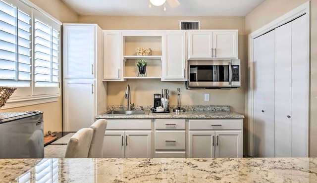 Bright El Paso Studio Near Area Attractions!