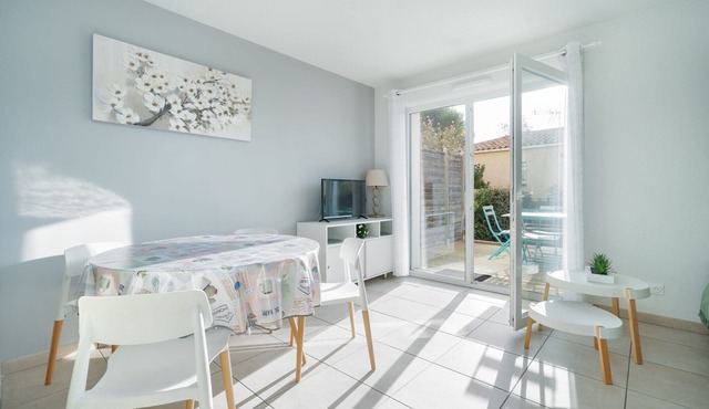 Bright Escape Near the Beach