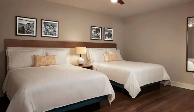 Bright Family Suite with Balcony & Kitchen Near Popular Entertainment Spots