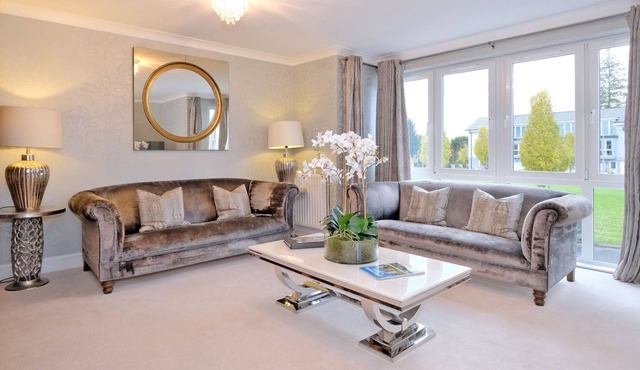 Bright family Townhouse with stunning views over Royal Deeside