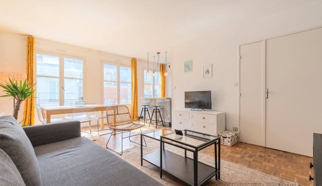 Bright flat in the heart of Vieux Lille.