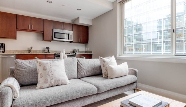 Bright Foggy Bottom 1BR w/W/D, Pool & Gym, nr Georgetown, by Blueground
