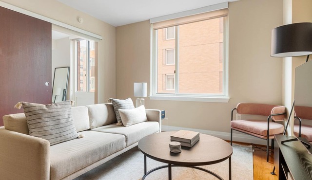 Bright Foggy Bottom 1BR w/W/D, Pool & Gym, nr Georgetown, by Blueground