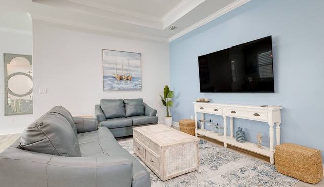 Bright Foley Home w/Patio - 7 Mi to Wharf & Beach