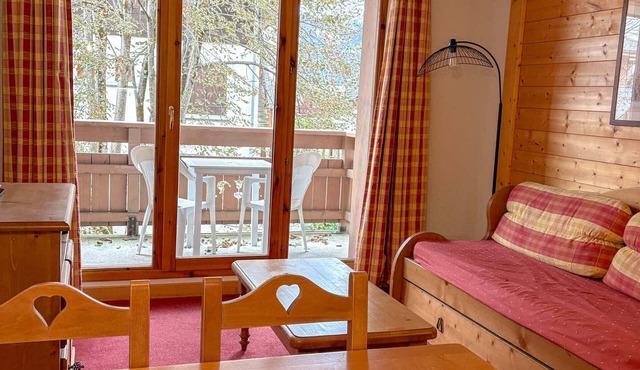 Bright 1-Bedroom Apt, Pool & Wifi Access, Near Slopes